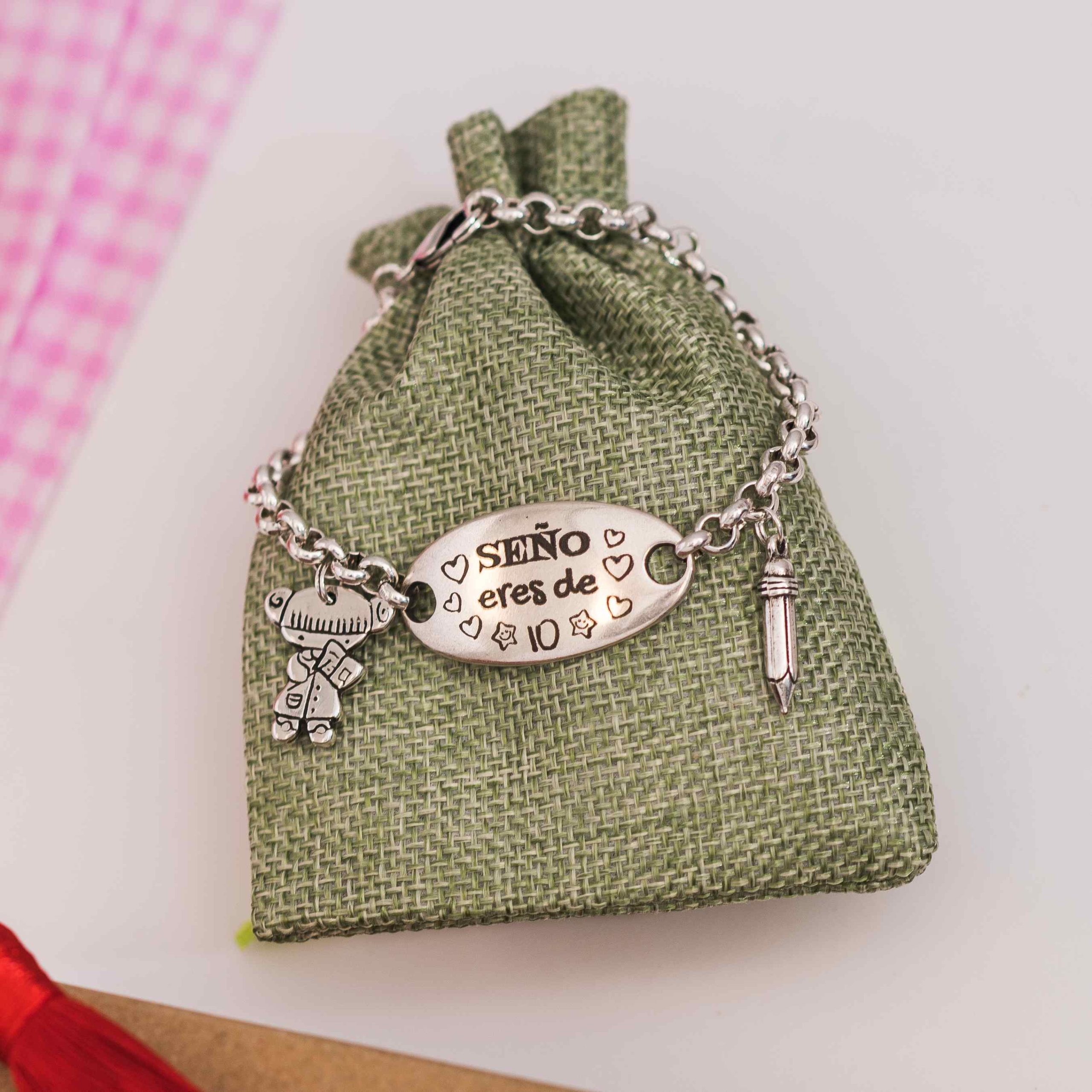 Pulsera eres una seño de 10