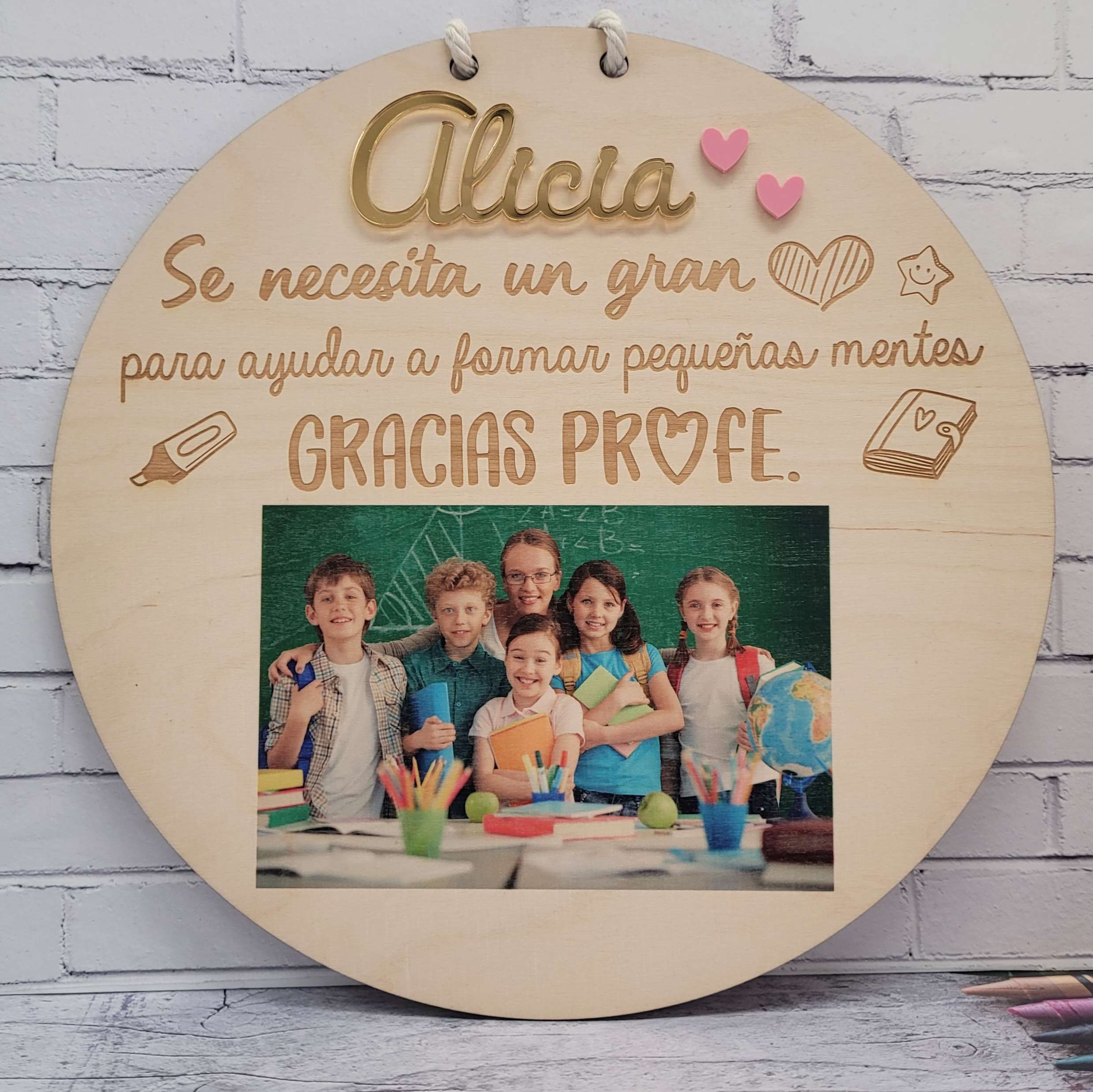 Placa personalizada profe con foto - nombres detrás