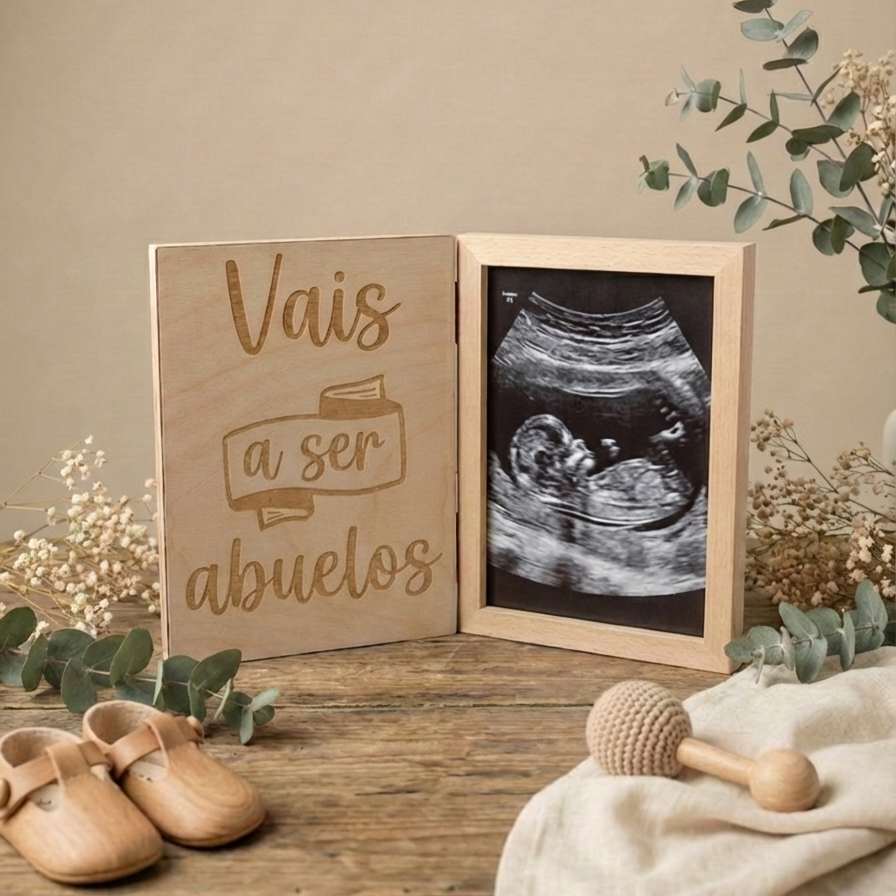 Marco foto anuncio embarazo abuelos